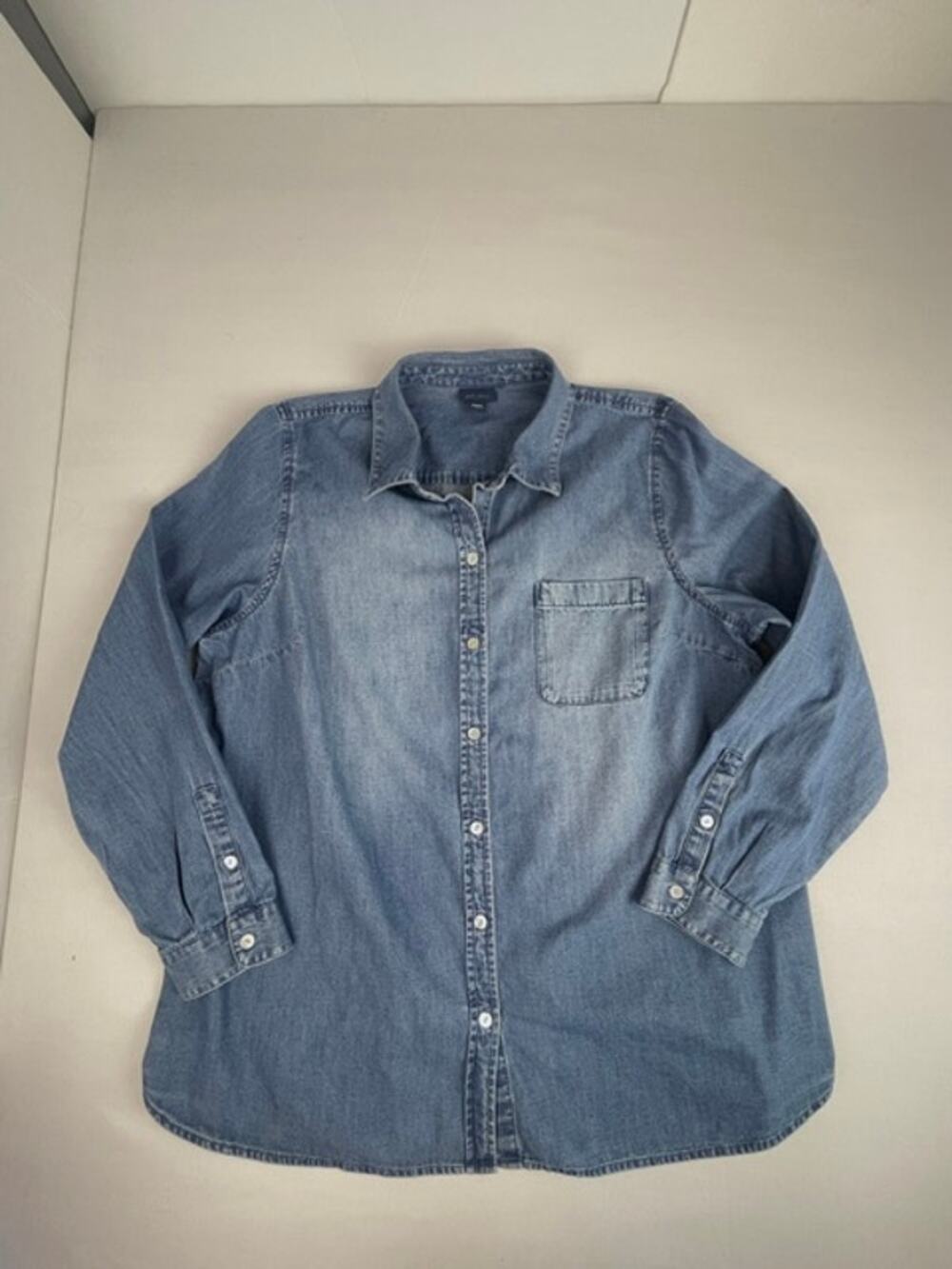 J.Jill Denim Chambray Button Front Shirt Light Wash Long Sleeve Relaxed Large
